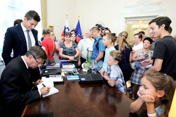Dan odprtih vrat ob državnem prazniku združitve prekmurskih Slovencev z matičnim narodom